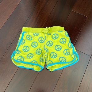 BabiesRUs peace sign shorts. Size 4T in kids.